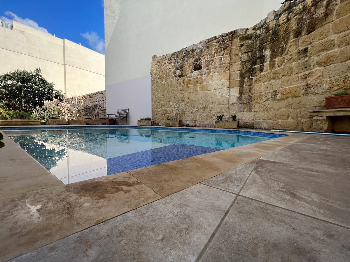 property For Sale in Malta: Mosta luxury townhouse with pool and garden - Malta Luxury Homes